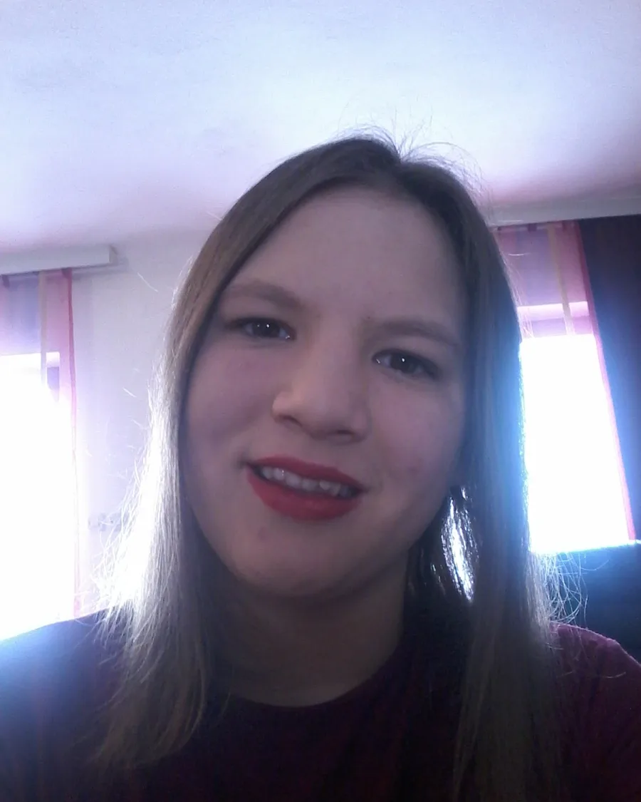Ivona, 27