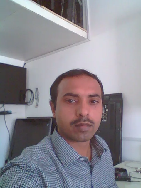 Waseem, 42
