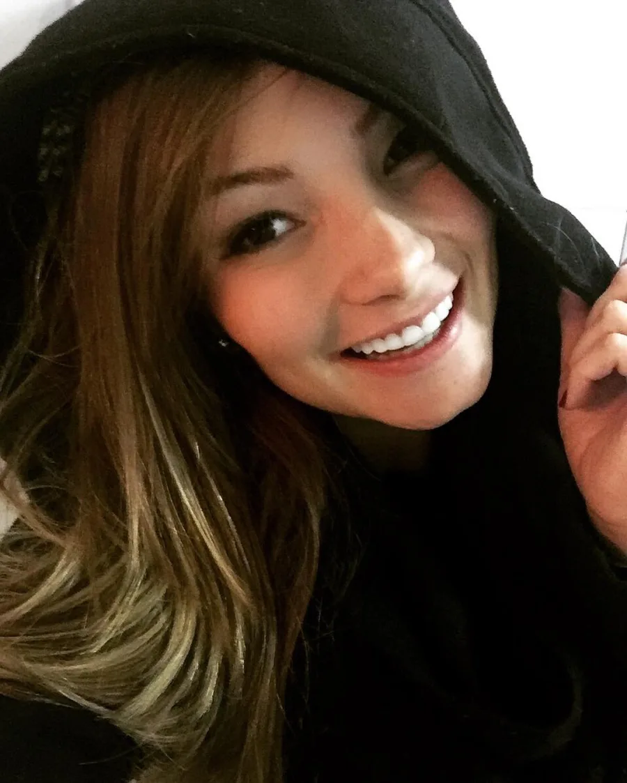 Juliana, 36