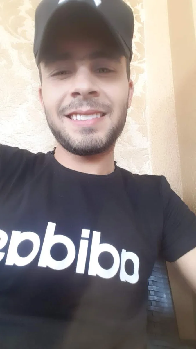 Zouhair, 29
