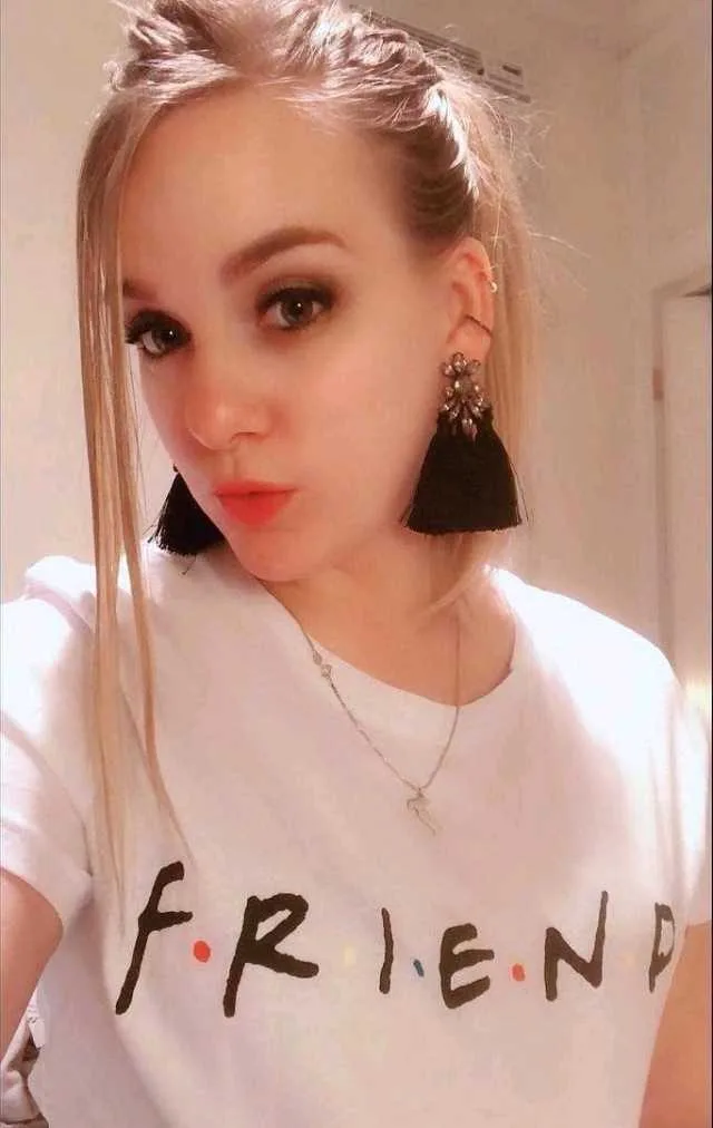 Clara, 43