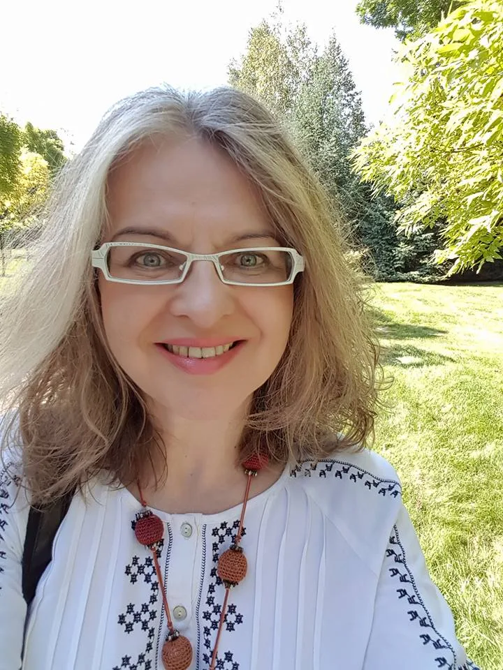 Gabriela, 47