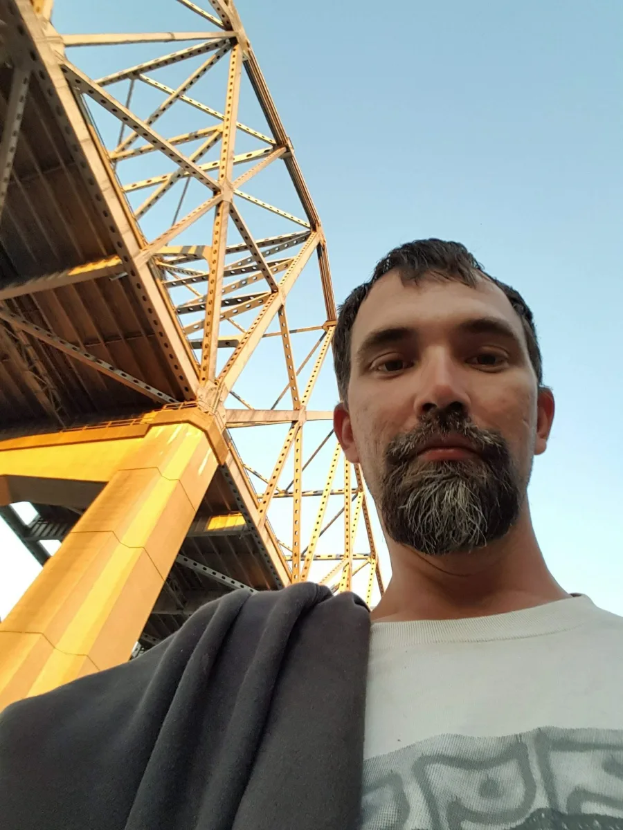 Sam, 40