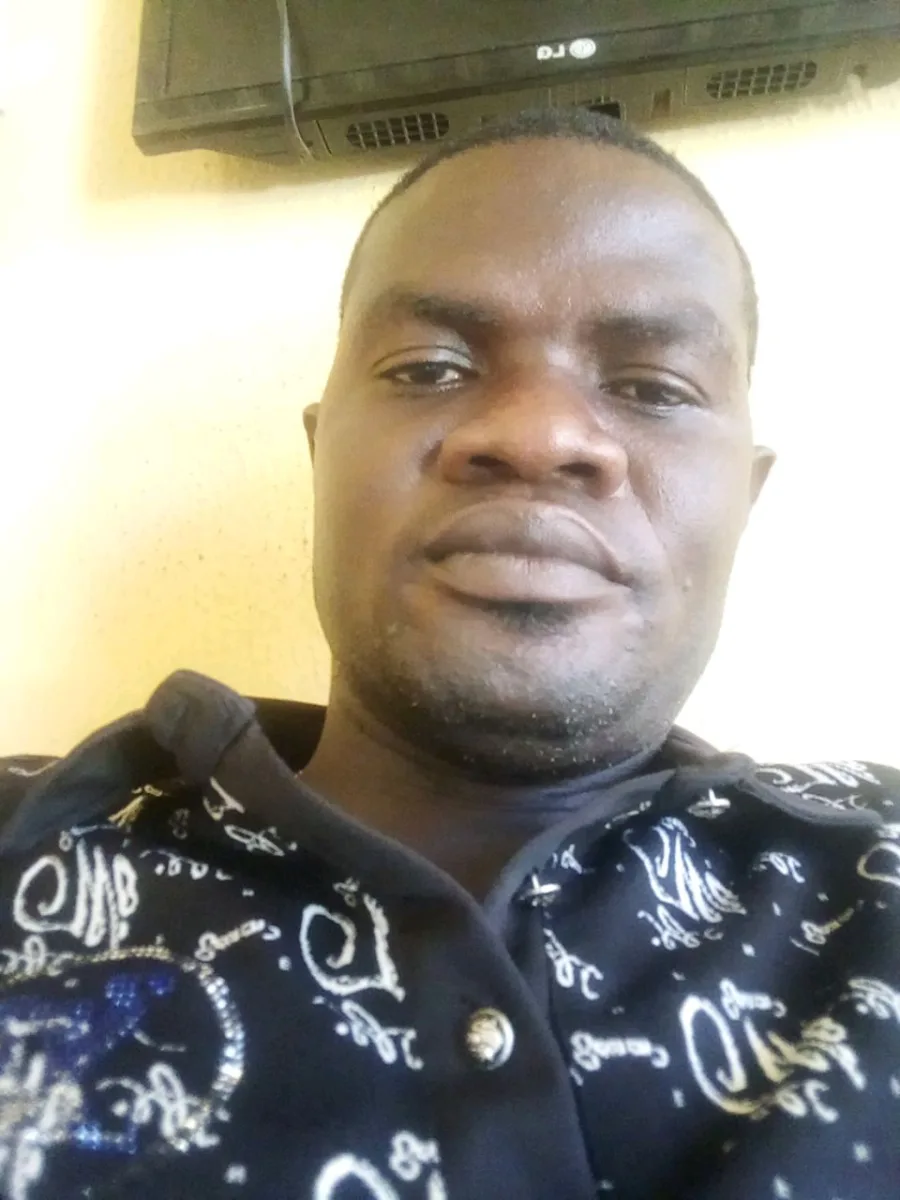 Omodele, 46