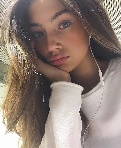 Caitlin, 34