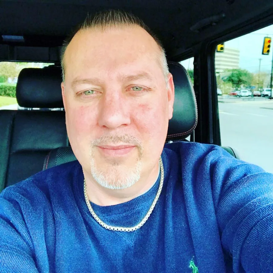Alberto, 61