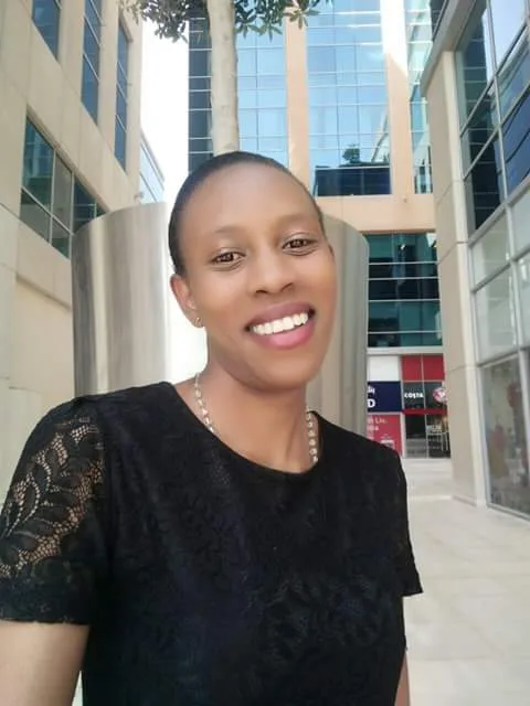 Juliana, 33