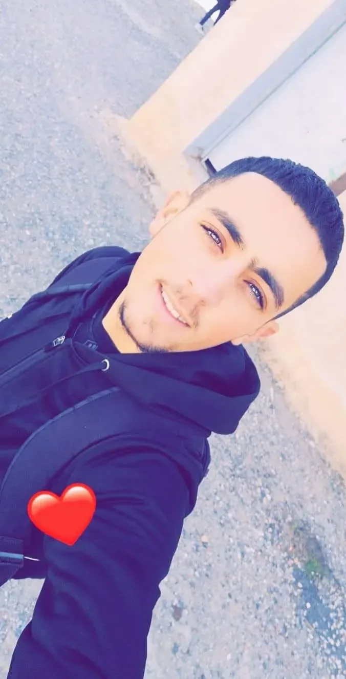 Rafik, 26